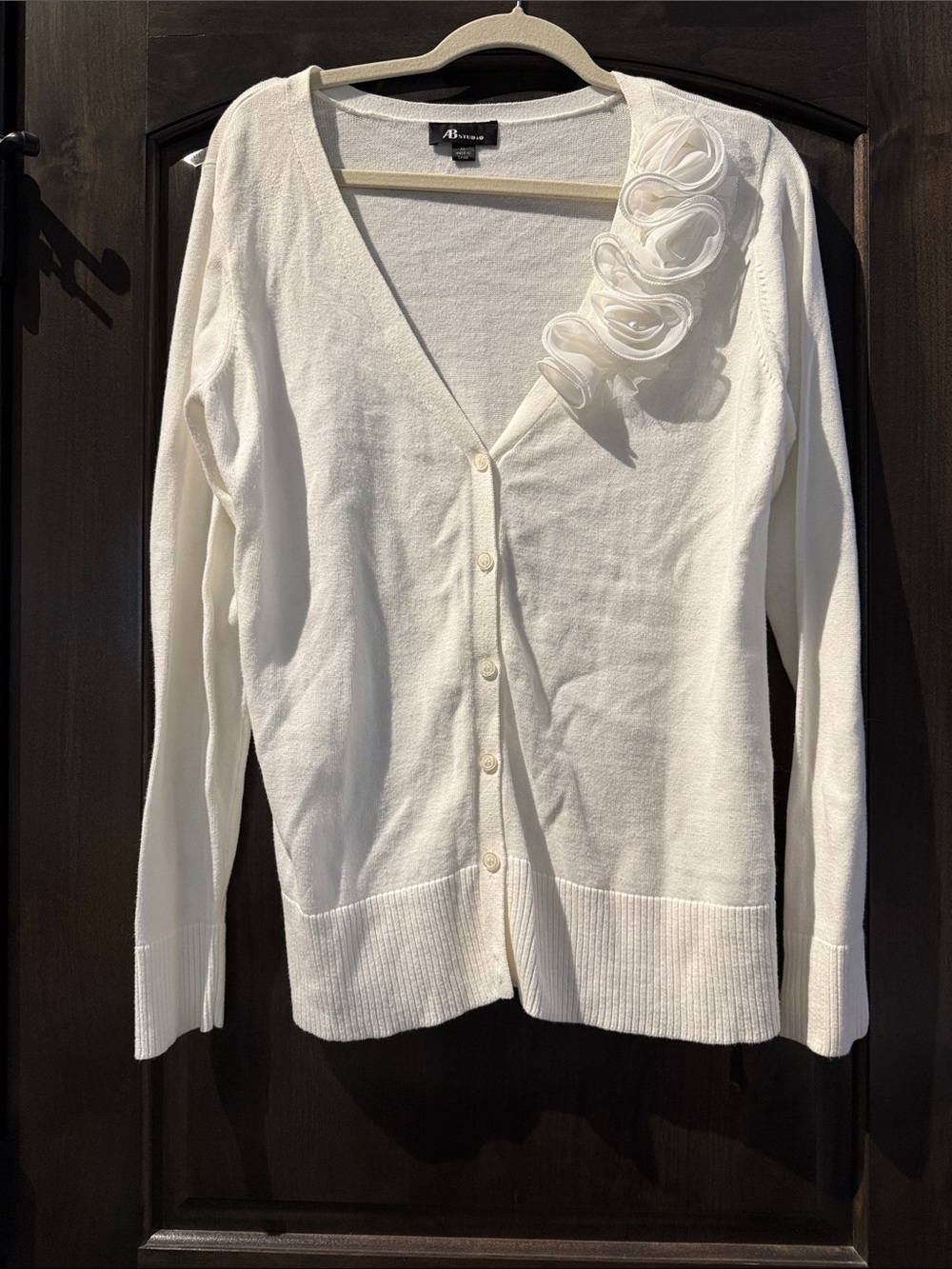 AB Studio Cream V-Neck Cardigan with Floral Appliqué